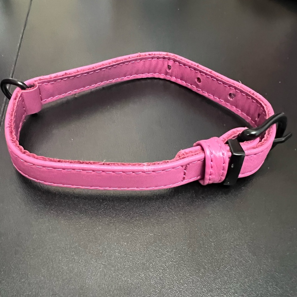 NWOT Soft leather dog collar pink with black hardware